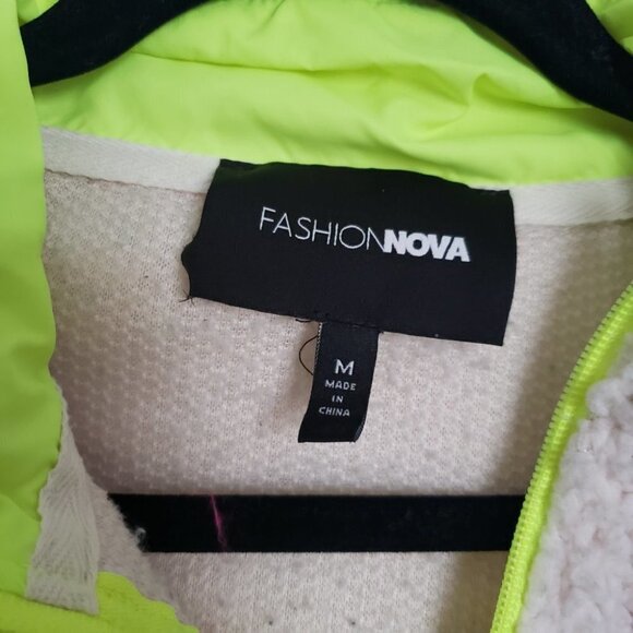Fashion Nova Medium Sherpa faux wool jacket Off white with neon zipper - Picture 3 of 12